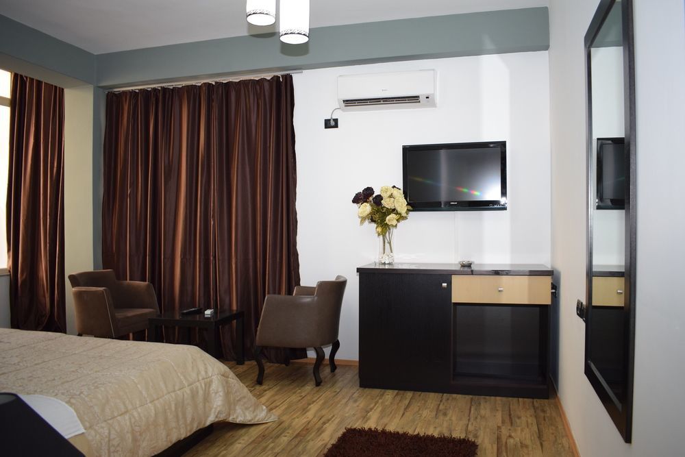Royal Vila Hotel Тирана Екстериор снимка