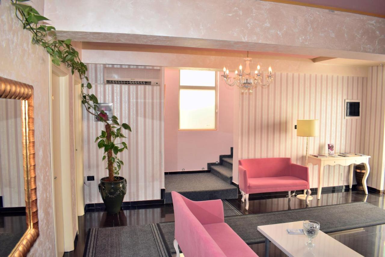 Royal Vila Hotel Тирана Екстериор снимка