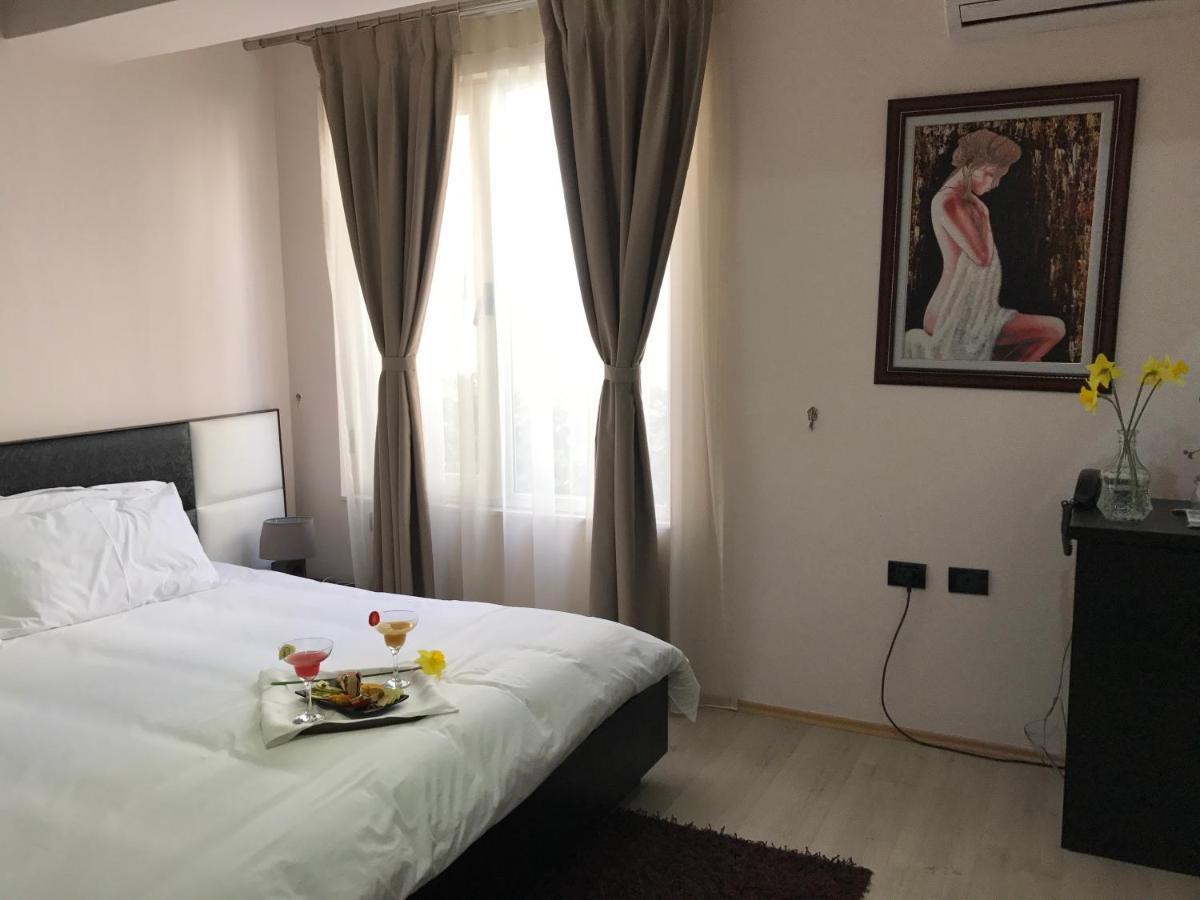 Royal Vila Hotel Тирана Екстериор снимка